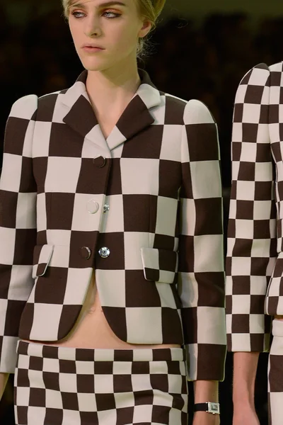 Look 35